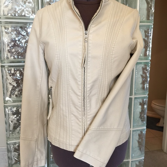 Big Chill Vintage Faux Leather Jacket in Cream - Picture 3 of 5